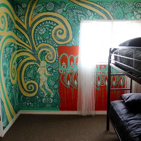 Drifter Jack'S Hostel Austin Exterior photo