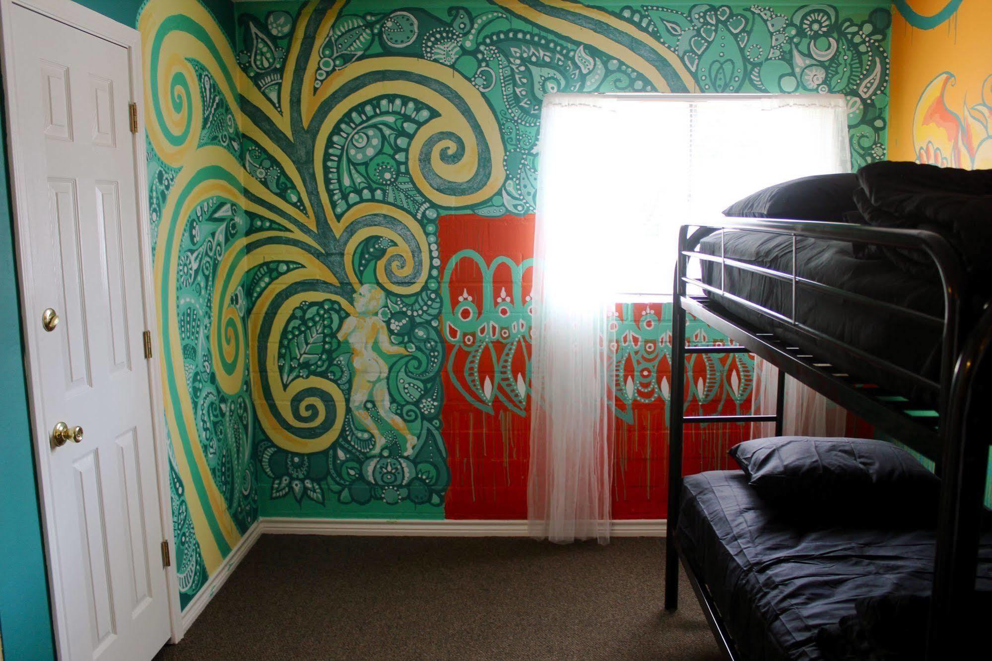 Drifter Jack'S Hostel Austin Exterior photo